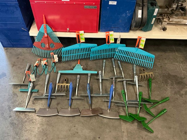 Partij divers tuingereedschap (34x) - afbeelding 1 van  5