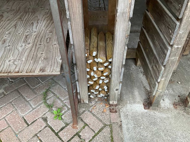 Partij divers tuinhout (150x) - afbeelding 2 van  9