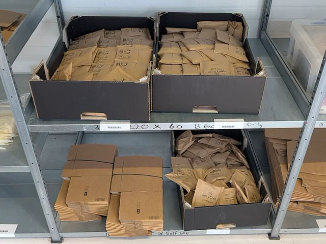 Partij divers verpakking materiaal - afbeelding 6 van  8