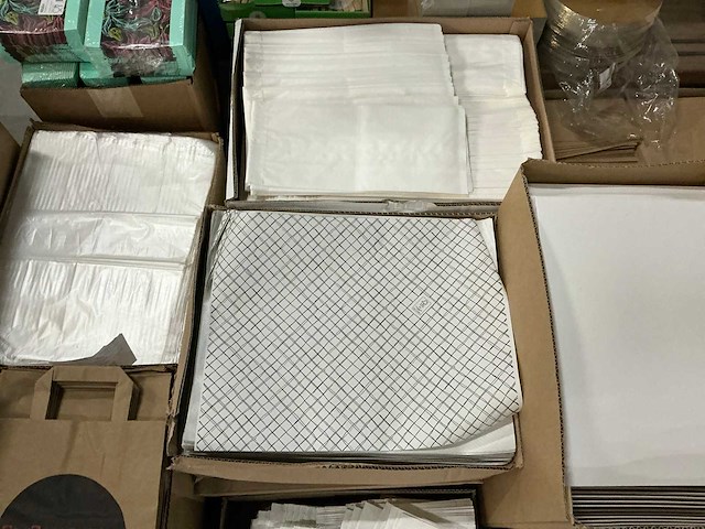 Partij divers verpakkingsmateriaal - afbeelding 8 van  22