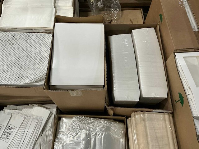 Partij divers verpakkingsmateriaal - afbeelding 9 van  22