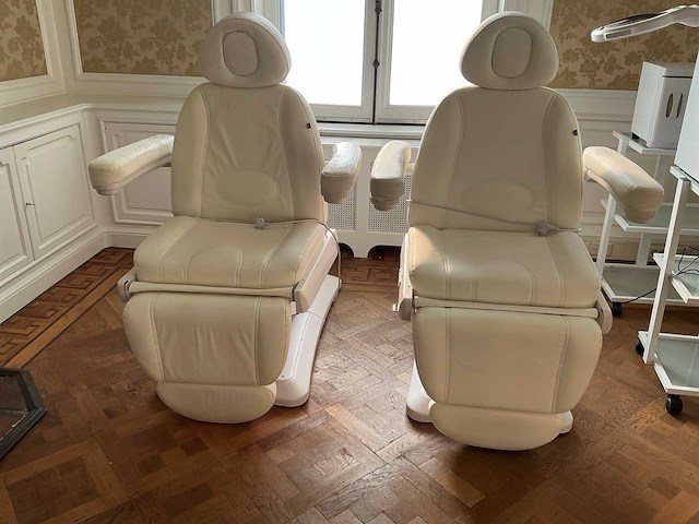 Partij divers voor behandelkamer - afbeelding 8 van  24