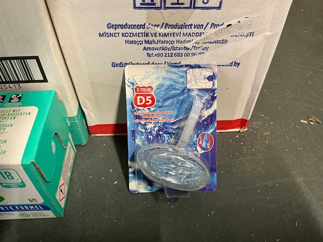 Partij divers wasmiddel/toilet reiniger (135x) - afbeelding 12 van  14