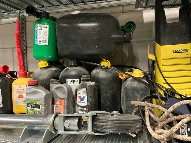 Partij diverse aanhangernetten/jerrycans/overige (19x) - afbeelding 4 van  6