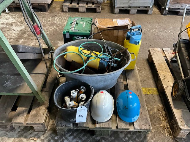 Partij diverse aannemersmaterialen - afbeelding 1 van  4