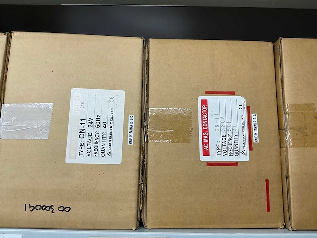 Partij diverse ac magnetic contactors (301x) - afbeelding 3 van  7