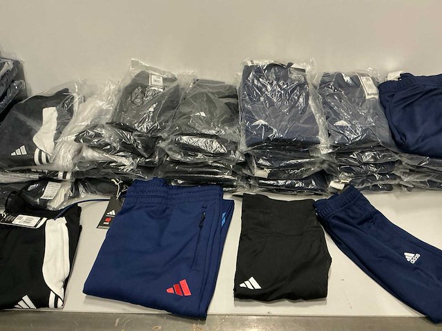 Partij diverse adidas broeken (124x) - afbeelding 10 van  14