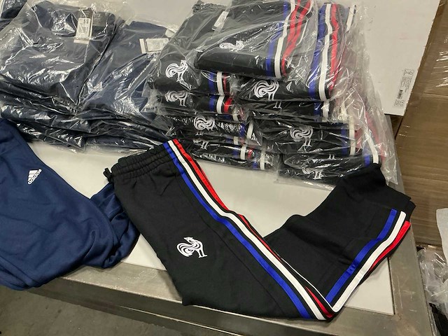 Partij diverse adidas broeken (64x) - afbeelding 2 van  9