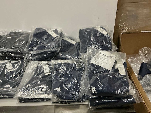 Partij diverse adidas broeken/shorts/longsleeves (107x) - afbeelding 12 van  17