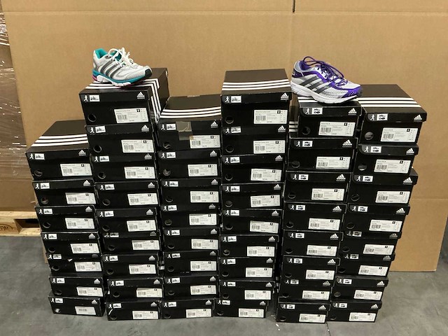 Partij diverse adidas dames running schoenen (49x) - afbeelding 1 van  13