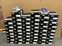 Partij diverse adidas dames running schoenen (49x) - afbeelding 1 van  13