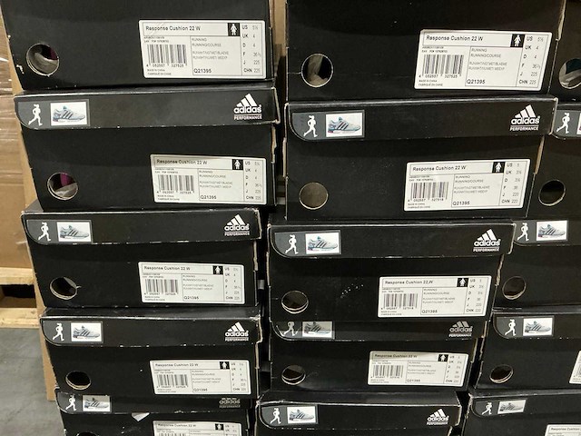 Partij diverse adidas dames running schoenen (49x) - afbeelding 9 van  13