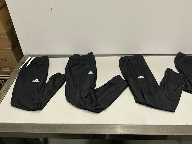 Partij diverse adidas ent22 broeken/shorts (105x) - afbeelding 16 van  28