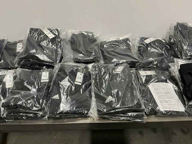 Partij diverse adidas ent22 broeken/shorts (105x) - afbeelding 23 van  28