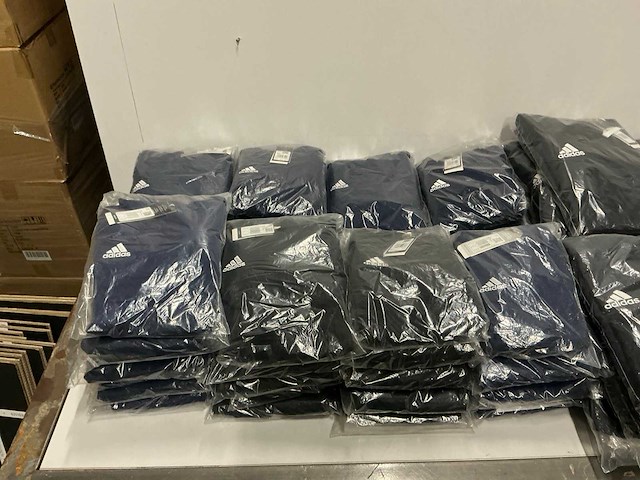 Partij diverse adidas ent22 hoodies (74x) - afbeelding 13 van  17