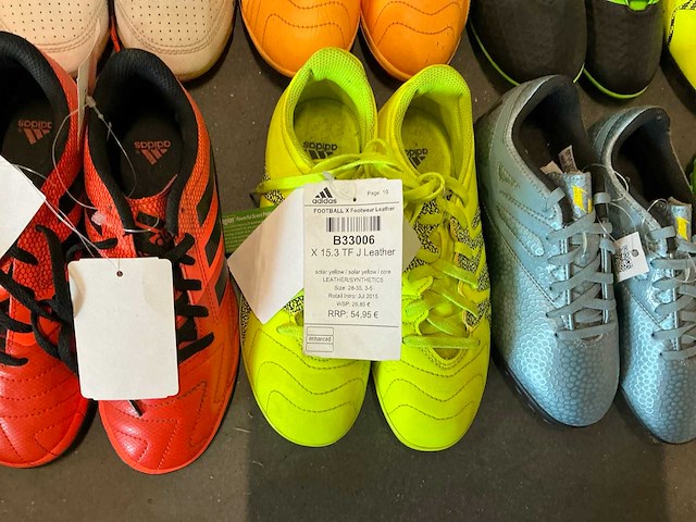 Partij diverse adidas kinder turf schoenen (25x) - afbeelding 9 van  9