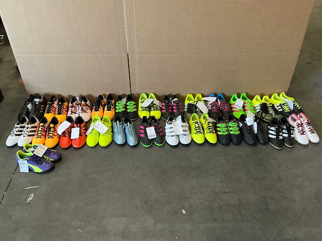 Partij diverse adidas kinder turf schoenen (25x) - afbeelding 5 van  9