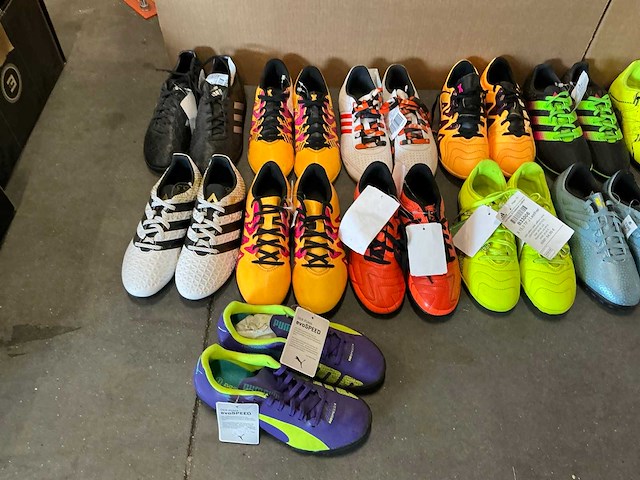 Partij diverse adidas kinder turf schoenen (25x) - afbeelding 6 van  9