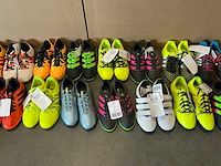 Partij diverse adidas kinder turf schoenen (25x) - afbeelding 1 van  9