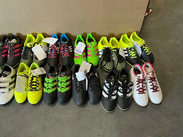 Partij diverse adidas kinder turf schoenen (25x) - afbeelding 2 van  9