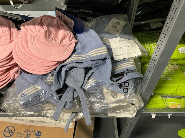 Partij diverse adidas kinder&baby mutsen (190x) - afbeelding 4 van  7