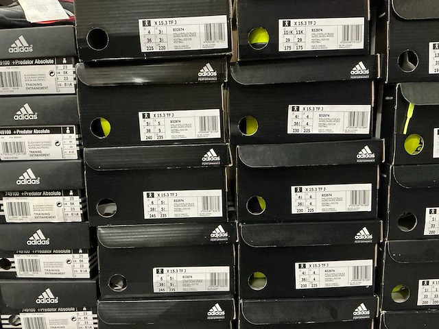 Partij diverse adidas kinderschoenen (55x) - afbeelding 2 van  13