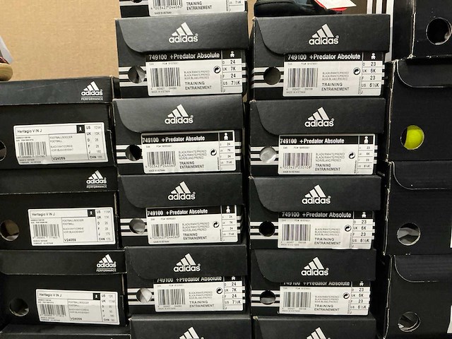 Partij diverse adidas kinderschoenen (55x) - afbeelding 10 van  13