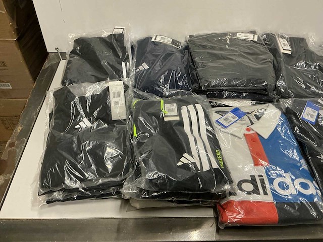 Partij diverse adidas kleding (110x) - afbeelding 12 van  23