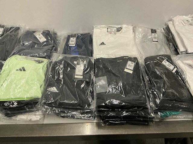 Partij diverse adidas kleding (110x) - afbeelding 18 van  23