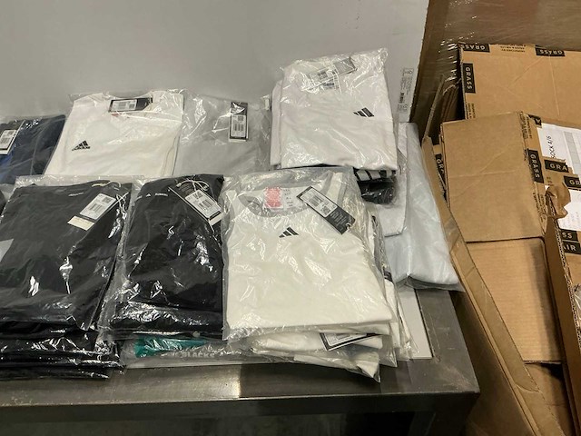 Partij diverse adidas kleding (110x) - afbeelding 19 van  23