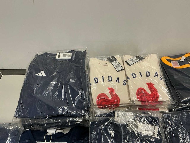 Partij diverse adidas kleding (114x) - afbeelding 12 van  24