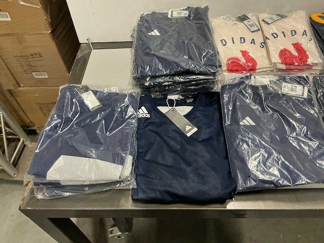 Partij diverse adidas kleding (114x) - afbeelding 18 van  24