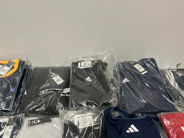 Partij diverse adidas kleding (114x) - afbeelding 21 van  24