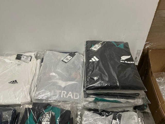 Partij diverse adidas kleding (78x) - afbeelding 12 van  23