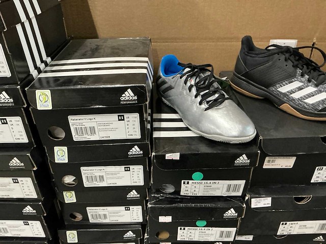 Partij diverse adidas schoenen (47x) - afbeelding 11 van  14