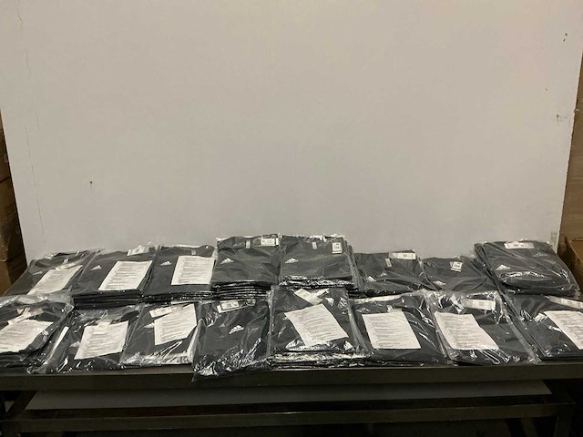 Partij diverse adidas shirts (147x) - afbeelding 1 van  25