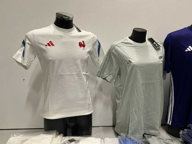 Partij diverse adidas shirts (52x) - afbeelding 3 van  7