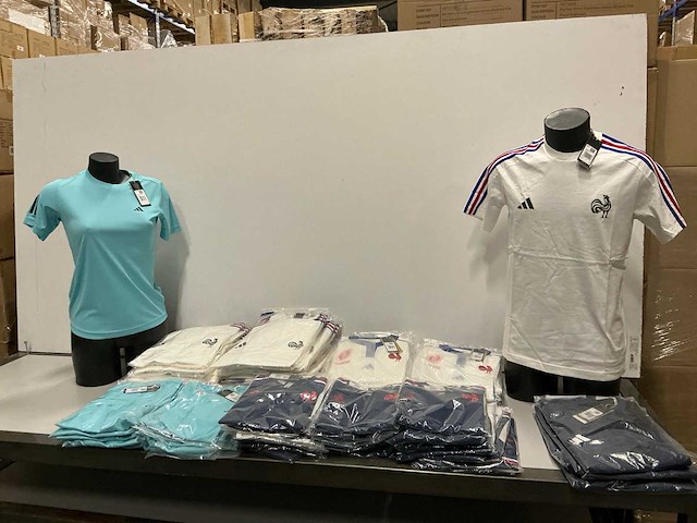 Partij diverse adidas shirts (97x) - afbeelding 1 van  10