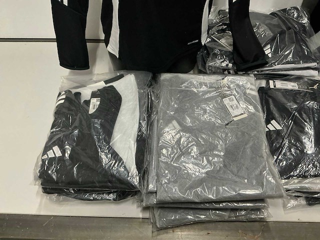Partij diverse adidas shirts/longsleeves (78x) - afbeelding 9 van  14