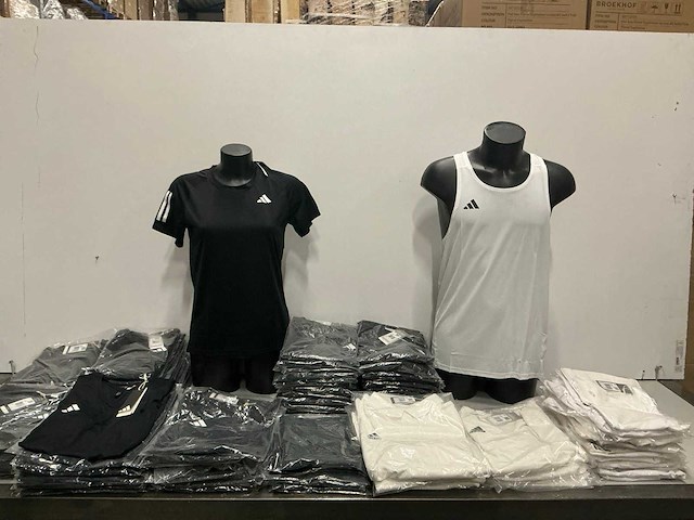 Partij diverse adidas shirts/tops (139x) - afbeelding 1 van  19
