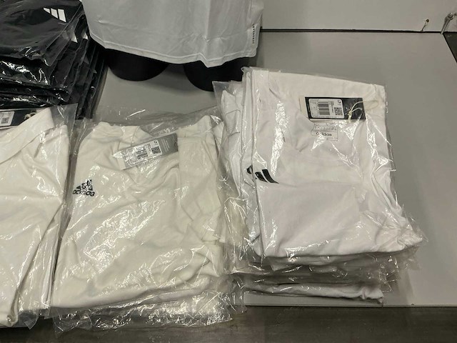 Partij diverse adidas shirts/tops (139x) - afbeelding 14 van  19