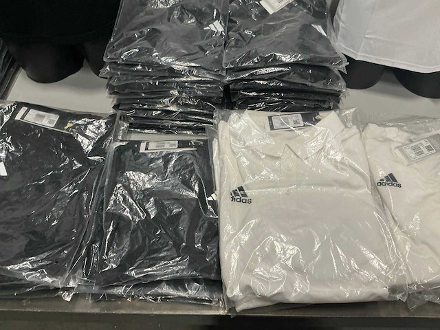 Partij diverse adidas shirts/tops (139x) - afbeelding 15 van  19