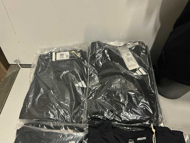 Partij diverse adidas shirts/tops (139x) - afbeelding 19 van  19