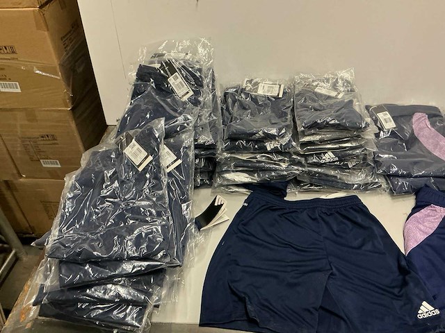 Partij diverse adidas shorts (100x) - afbeelding 7 van  12