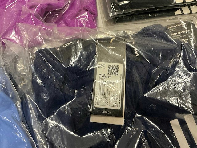 Partij diverse adidas shorts (49x) - afbeelding 10 van  10