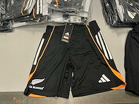 Partij diverse adidas shorts (59x) - afbeelding 10 van  11