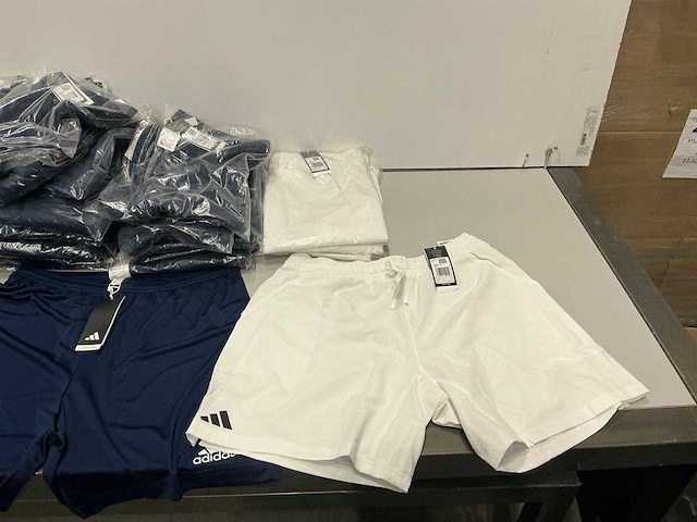 Partij diverse adidas shorts (69x) - afbeelding 4 van  8