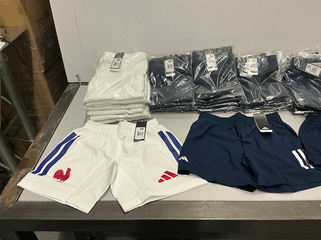 Partij diverse adidas shorts (74x) - afbeelding 3 van  6