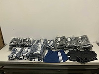 Partij diverse adidas shorts & skorts (93x) - afbeelding 1 van  12