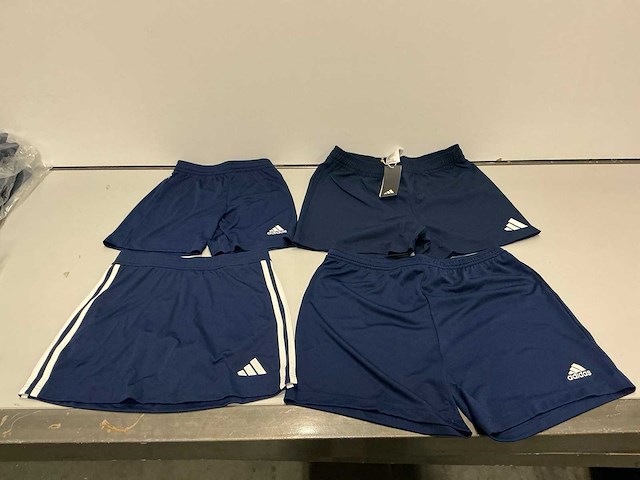 Partij diverse adidas shorts/skorts (136x) - afbeelding 1 van  19